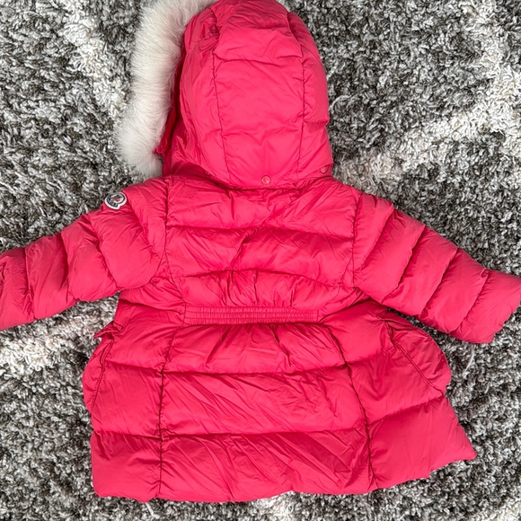 Girls in a very good condition jacket 12-18 month girls with fur hood - Picture 5 of 5